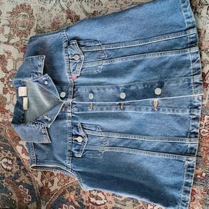 Sleeveless Jean jacket